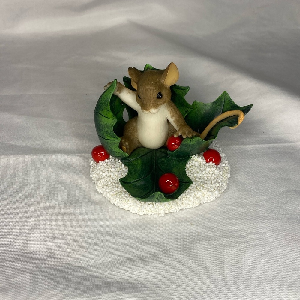 Charming Tails "Happy Holly Days" Christmas Holly (Mouse)